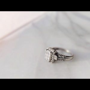 1CT Diamond Engagement/Wedding Ring